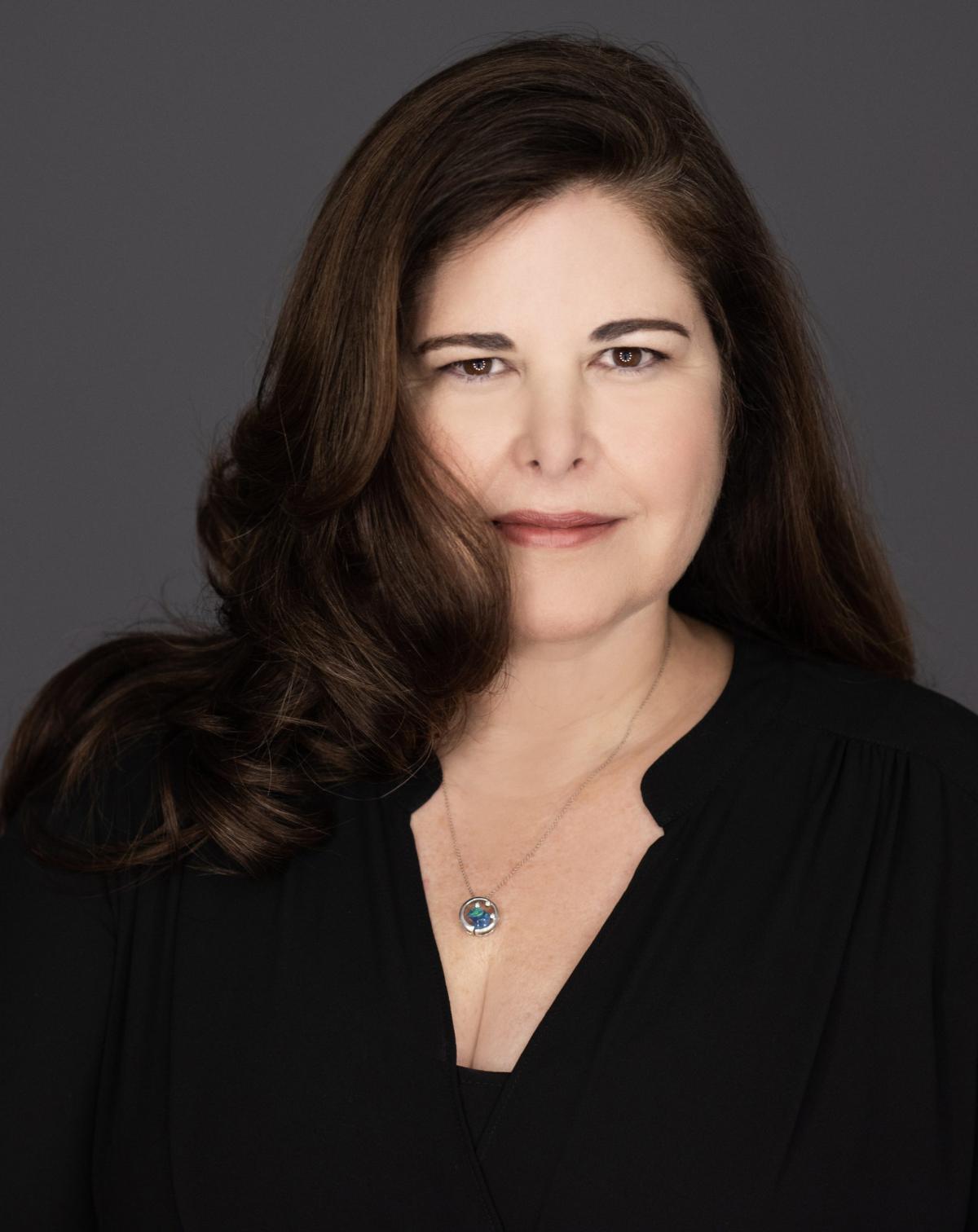 Image of author Lisa Unger.